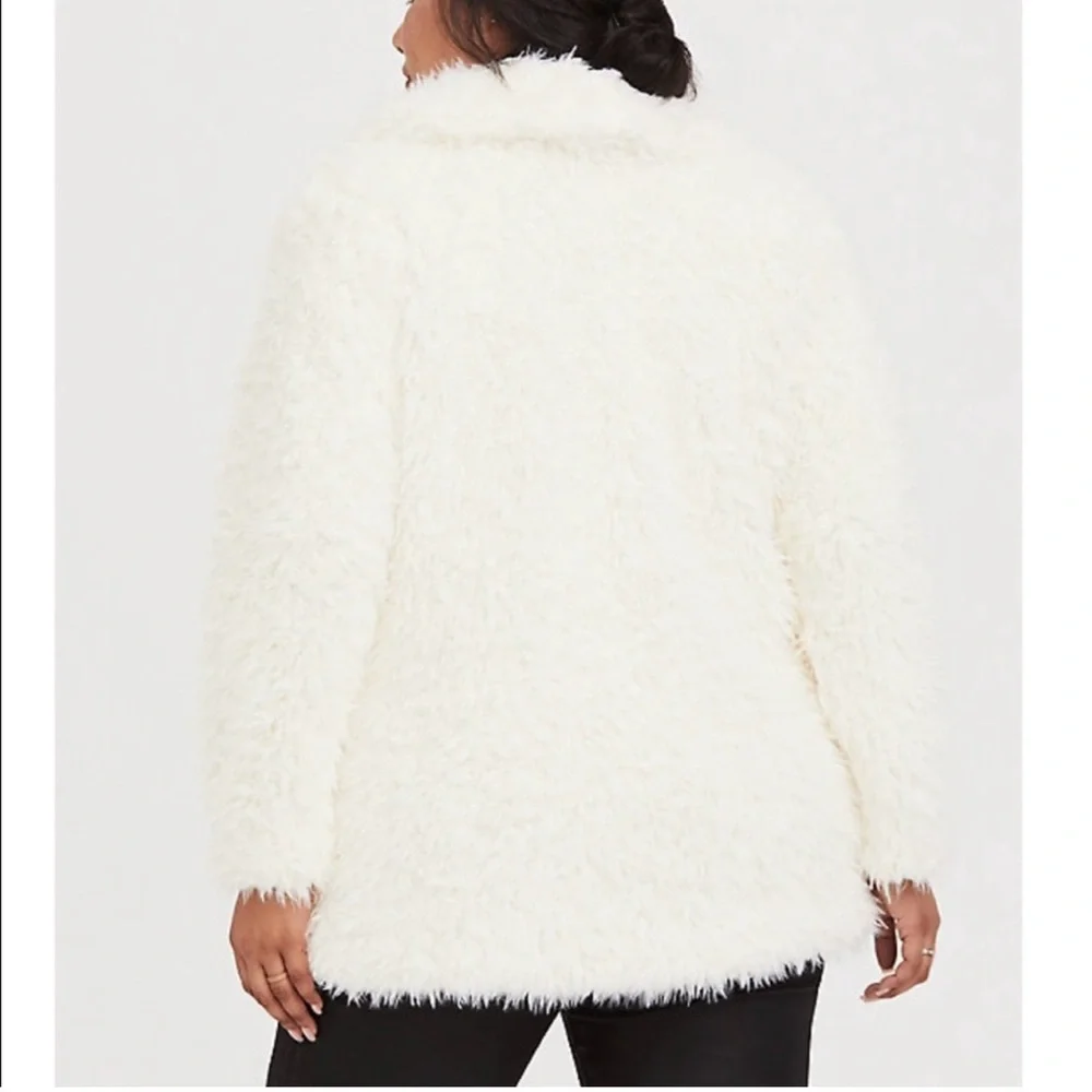 Torrid White Shaggy Faux Fur Jacket size 5 - Picture 4 of 8